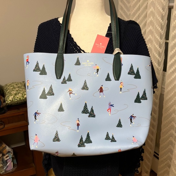 kate spade Handbags - kate spade reversible arch skaters winter tote purse NWT + wristlet